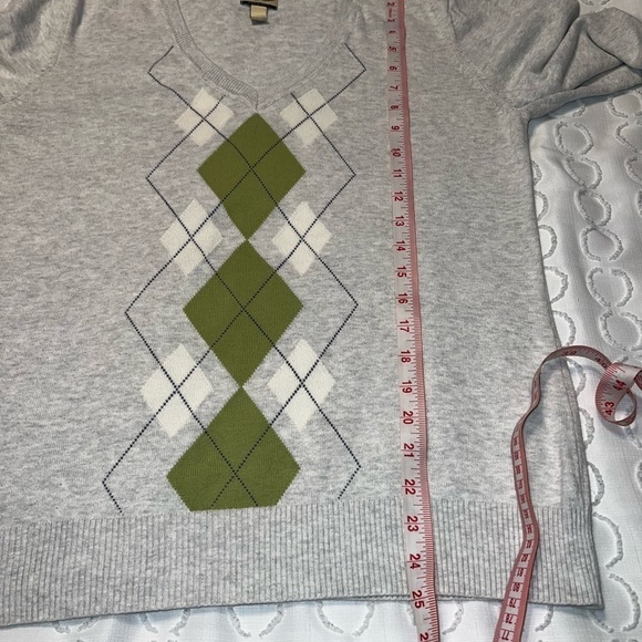 Bass Sweater Large - Picture 5 of 6